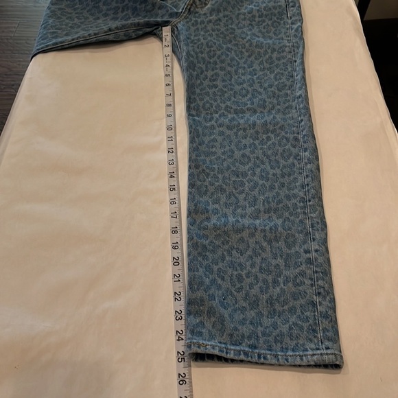 Levi's High Rise Light Blue Animal Print Jeans - Picture 5 of 16